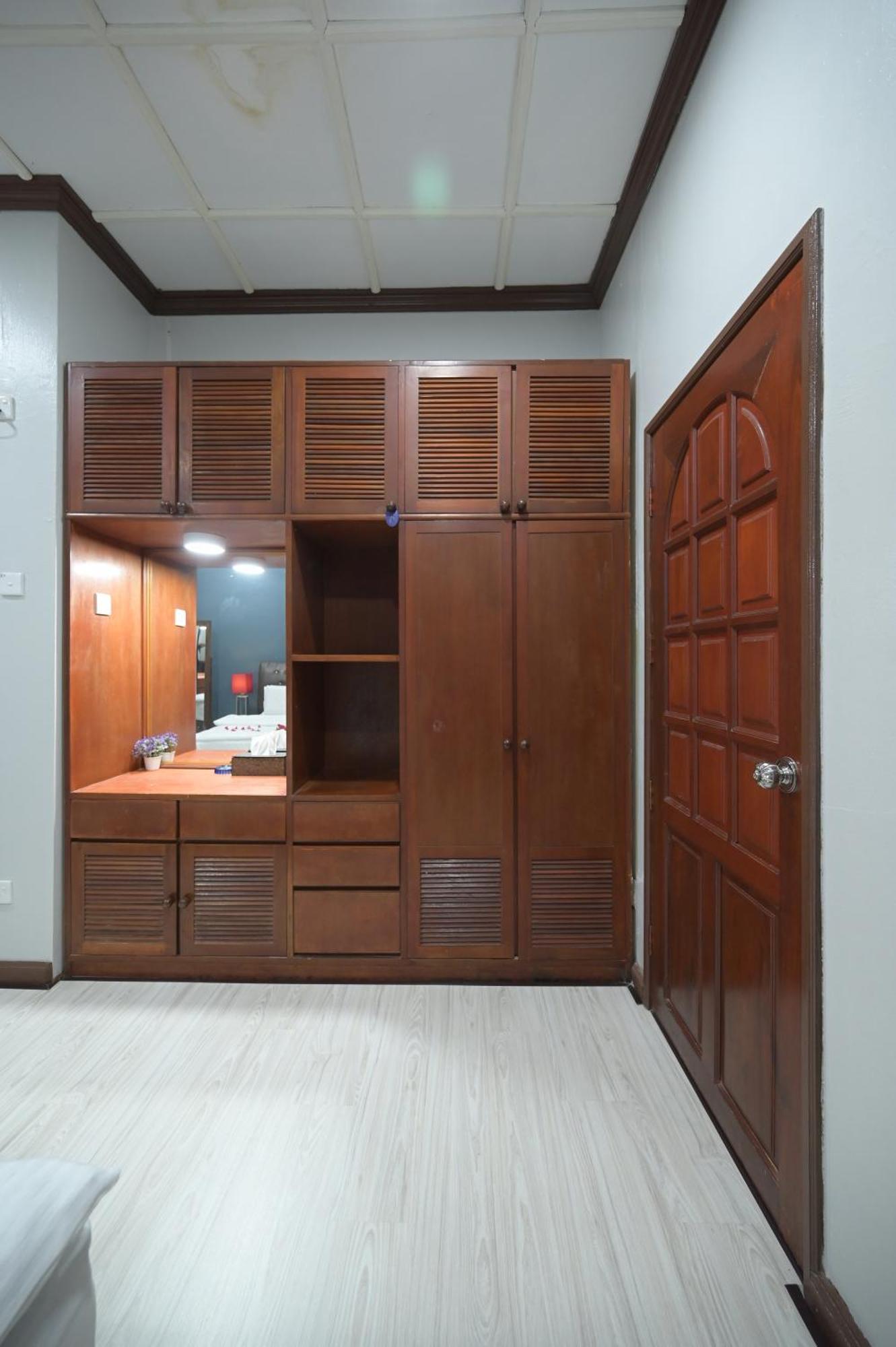 Kesedar Hotel Travel & Tours Sdn Bhd グア・ムサン エクステリア 写真