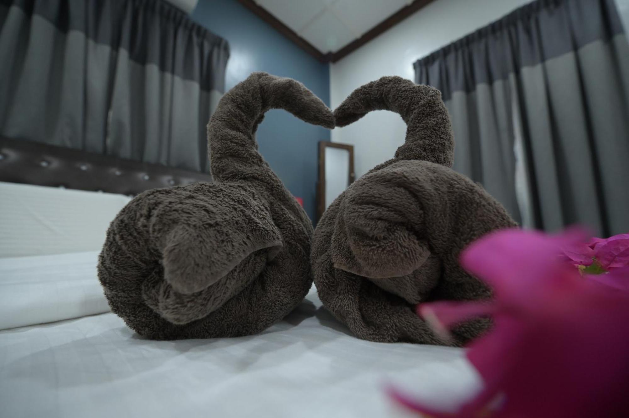 Kesedar Hotel Travel & Tours Sdn Bhd グア・ムサン エクステリア 写真