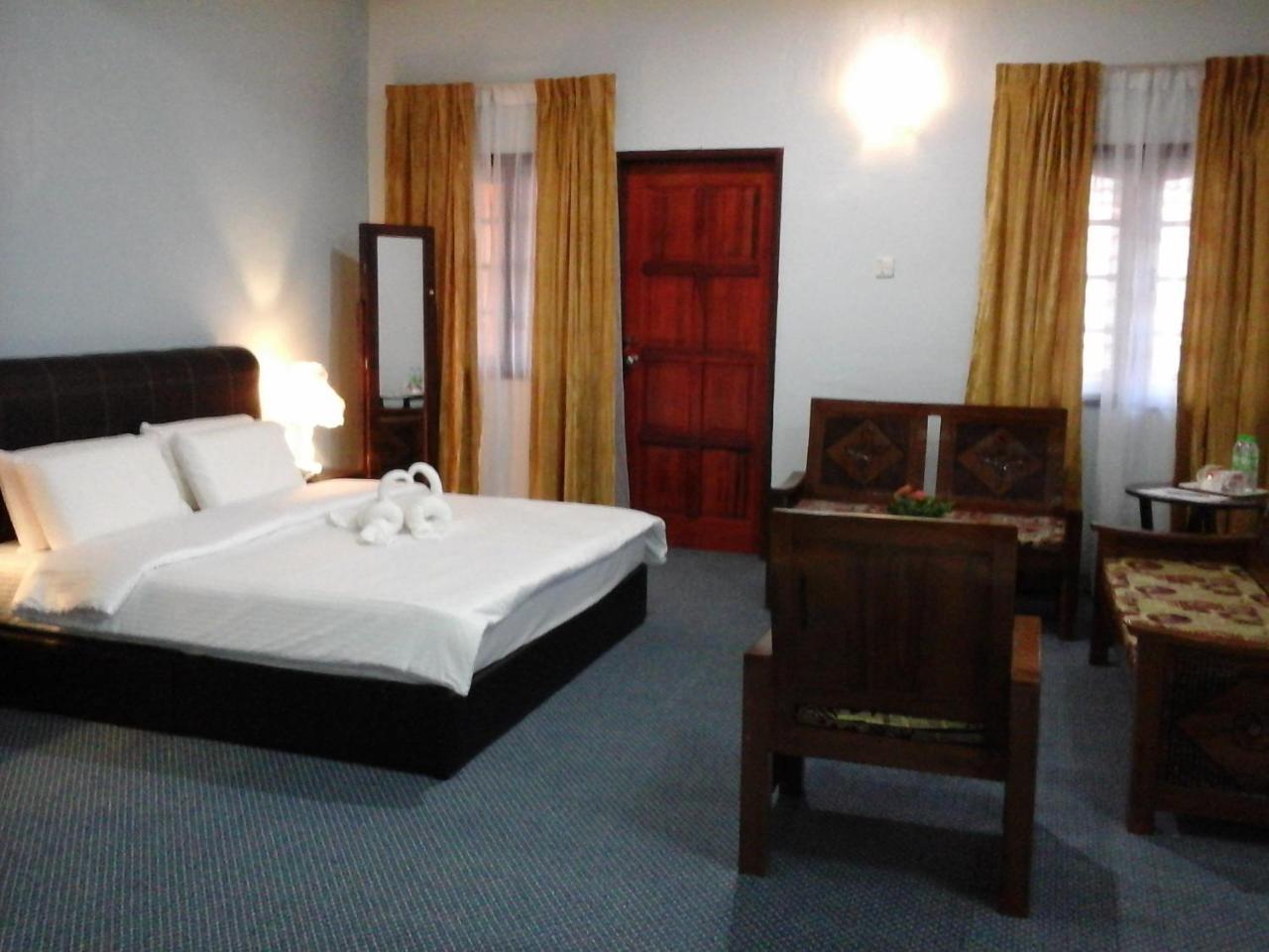 Kesedar Hotel Travel & Tours Sdn Bhd グア・ムサン エクステリア 写真