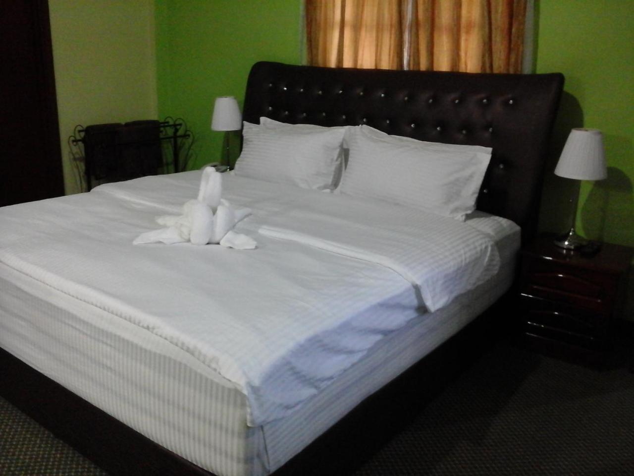 Kesedar Hotel Travel & Tours Sdn Bhd グア・ムサン エクステリア 写真